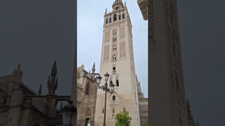 cuantas campanas tiene la giralda